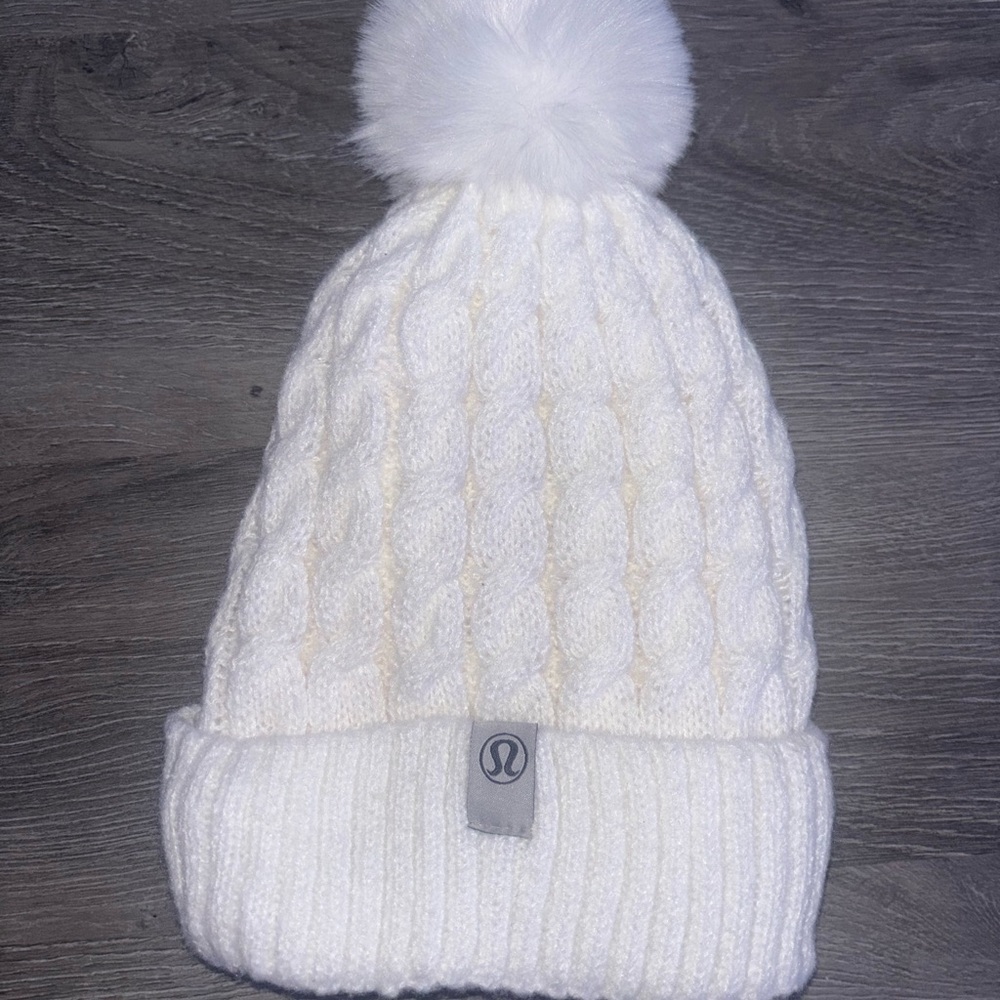 Lululemon Athletica White Knit Pom-Pom Hat